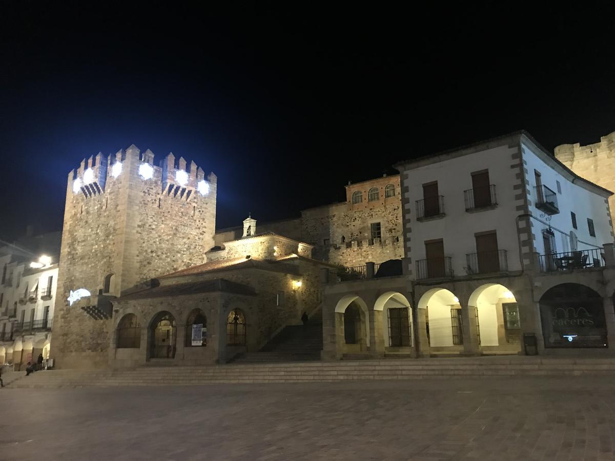 Adama Apartamento Turistico Caces Buitenkant foto