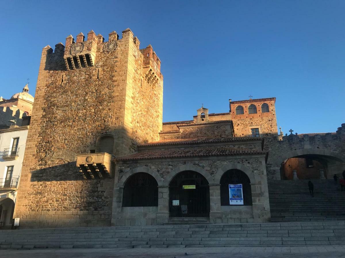 Adama Apartamento Turistico Caces Buitenkant foto