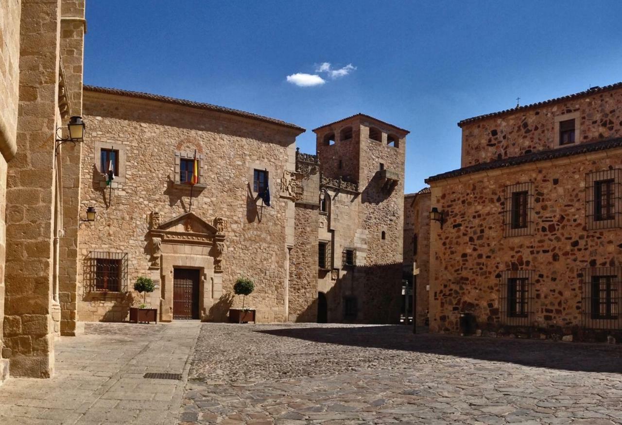 Adama Apartamento Turistico Caces Buitenkant foto